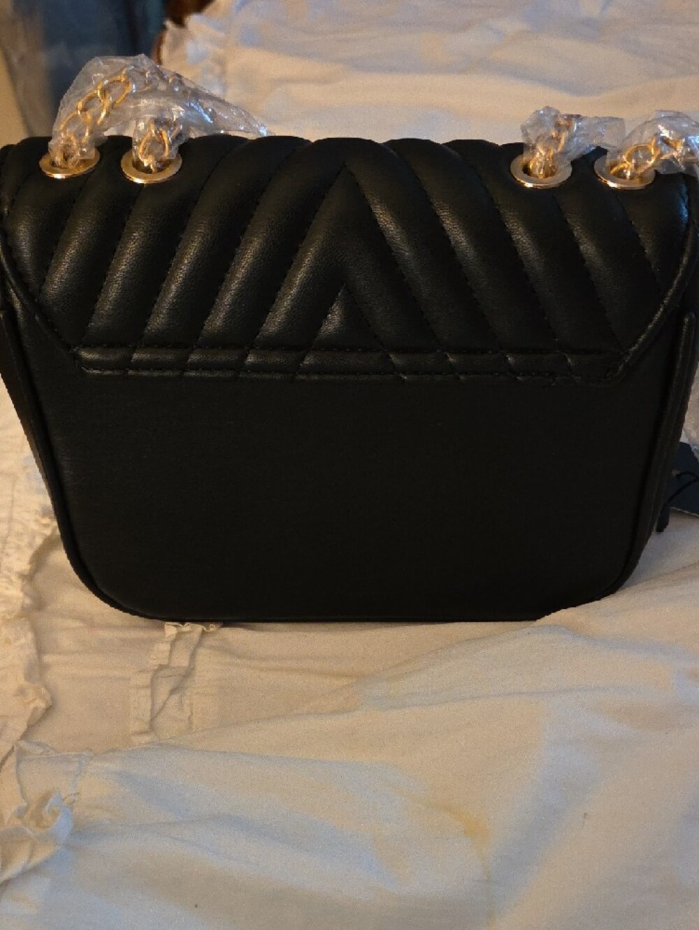 NWT Black Badgley Mischka Quilted Shoulder Bag with Gold Hardware Rare Design - Picture 3 of 7